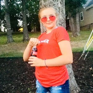 Meet your Posher, Claire